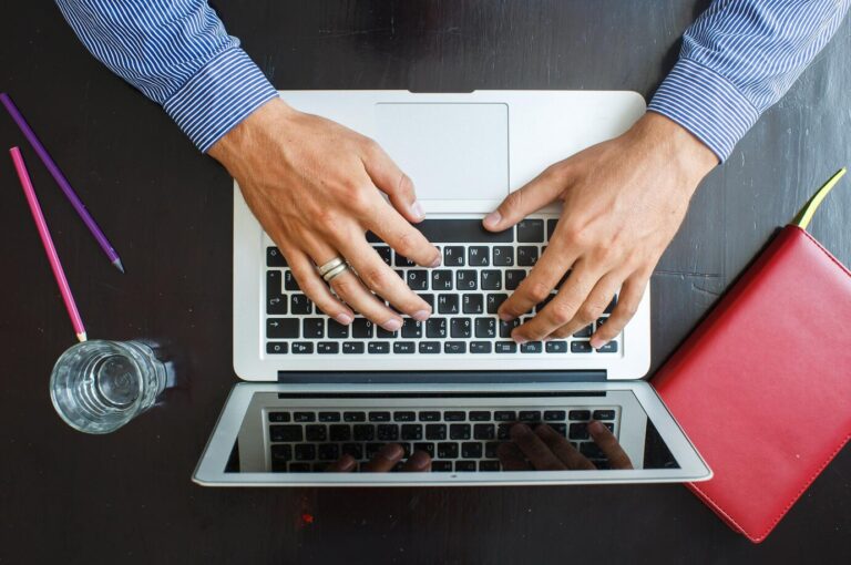 Texte verfassen Texte verfassen: Laptop